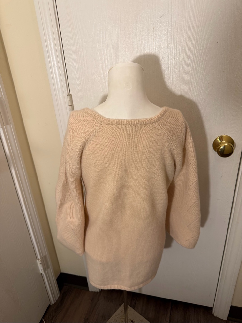 Garnet Hill Womens light peach Cashmere Shell Stitch Sweater sleeves 3/4 Sz M - Picture 2 of 7